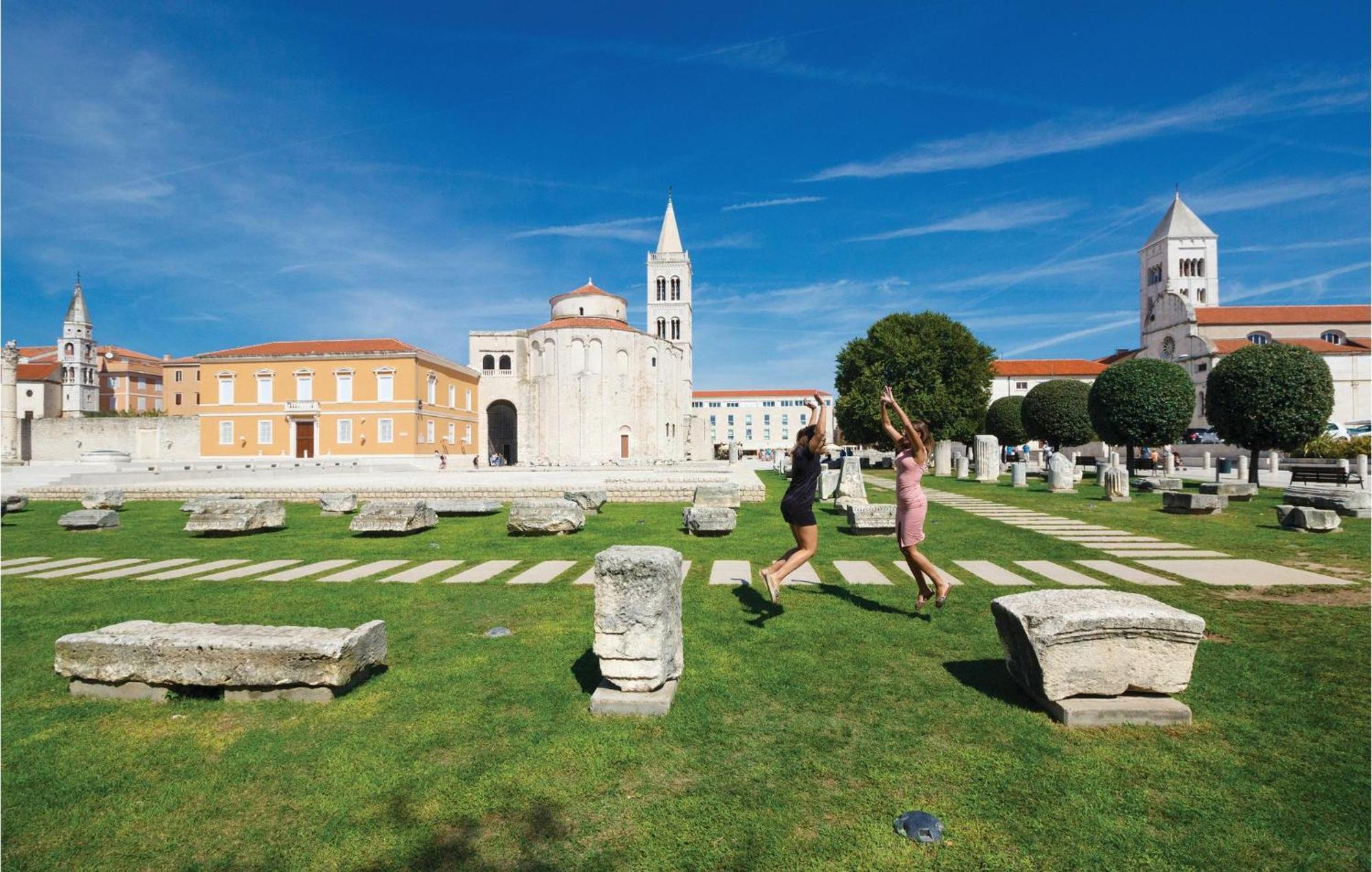 Cozy Apartment In Zadar With Wifi מראה חיצוני תמונה